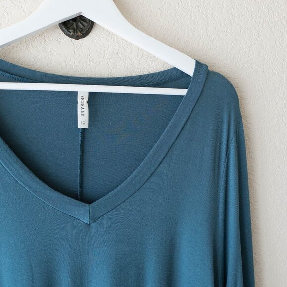 Emerald Teal Tunic with Pockets | Women’s 2X | Flowy V-Neck Top Made in USA - Picture 3 of 8